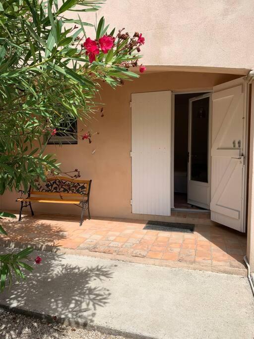 Studio En Rez-De-Jardin Arbore Avec Acces Piscine Et Clim Villeneuve-lès-Avignon Dış mekan fotoğraf