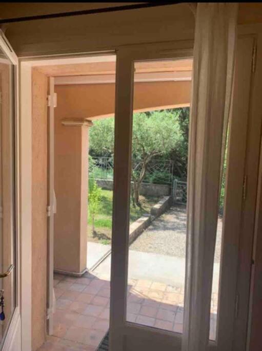 Studio En Rez-De-Jardin Arbore Avec Acces Piscine Et Clim Villeneuve-lès-Avignon Dış mekan fotoğraf